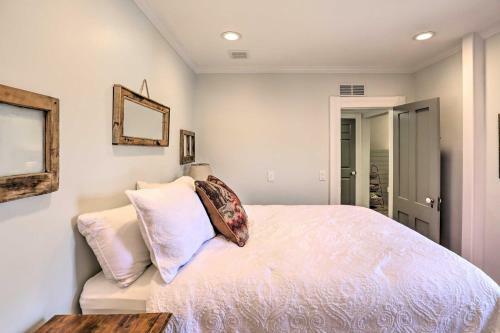Charming, Walkable Fairport Village Apartment!
