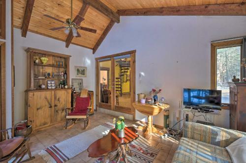 Pet-friendly Maplecrest Cabin Home With 2 Decks