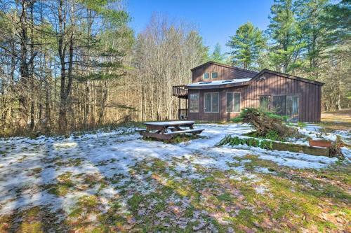 Pet-friendly Maplecrest Cabin Home With 2 Decks