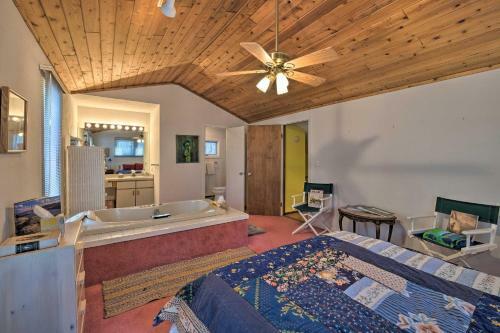 Pet-friendly Maplecrest Cabin Home With 2 Decks