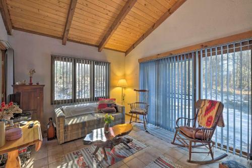 Pet-friendly Maplecrest Cabin Home With 2 Decks