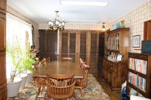 6017 Elmwood House Home