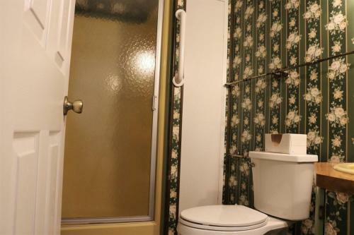 6017 Elmwood House Home