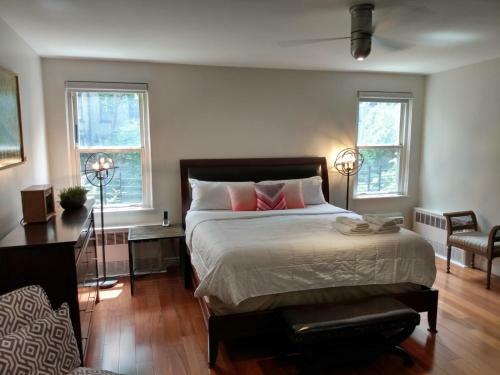Large, Modern, Classy, Good For Families And Large Groups
