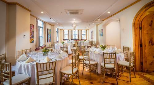 Roger Smith Hotel By Suiteness