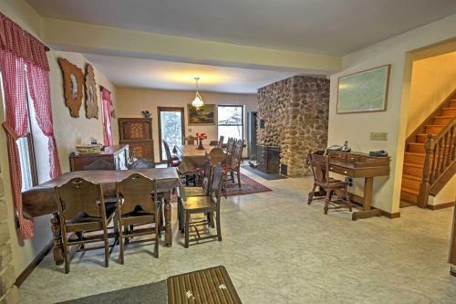 Lakefront Old Forge Home With Private Boat Ramp And Beach
