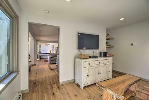 Plattsburgh Home With Deck On Lake Champlain