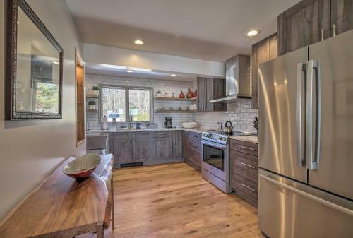 Plattsburgh Home With Deck On Lake Champlain