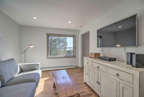 Plattsburgh Home With Deck On Lake Champlain