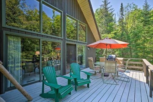 Thirteenth Lake Chalet With Deck, Walk To Water!