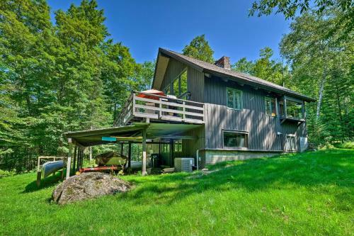 Thirteenth Lake Chalet With Deck, Walk To Water!