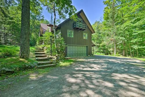 Thirteenth Lake Chalet With Deck, Walk To Water!