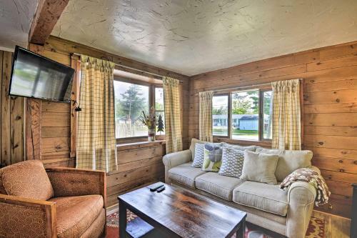 Charming Old Forge Home Walk To Town And River