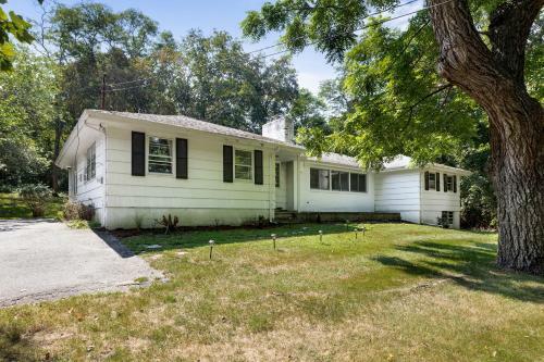 The Parkside Retreat In Noyac