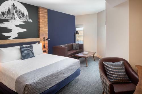 Hotel Saranac Waterfront Lodge