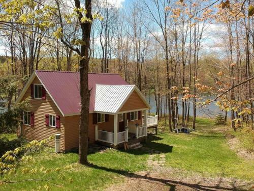 Hidden Lakefront Retreat