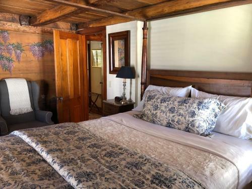 Bed & Breakfast 1708 House