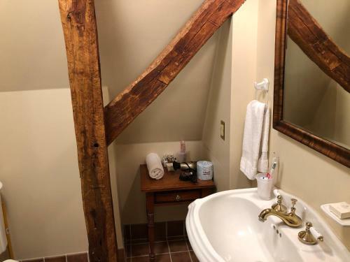 Bed & Breakfast 1708 House