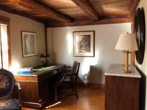 Bed & Breakfast 1708 House