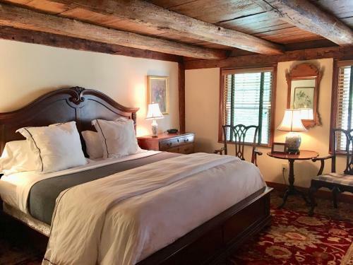 Bed & Breakfast 1708 House