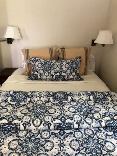 Bed & Breakfast 1708 House