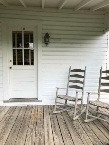 Bed & Breakfast 1708 House