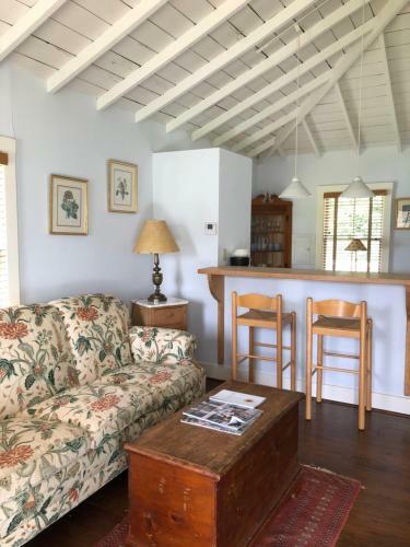 Bed & Breakfast 1708 House