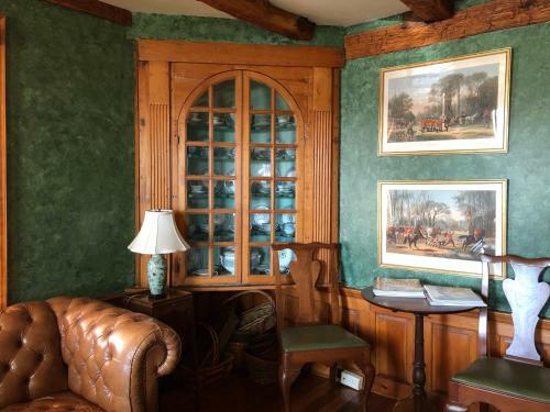 Bed & Breakfast 1708 House