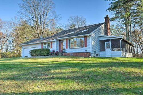 Peaceful Pines - Charming Saugerties Escape
