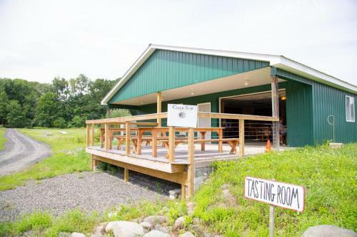 Tentrr Signature - Orchard Tent Overlooking Mohonk