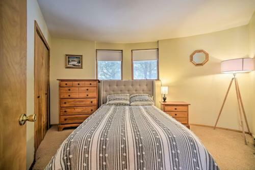Cozy Catskills Getaway With Yard And Mtn Views!