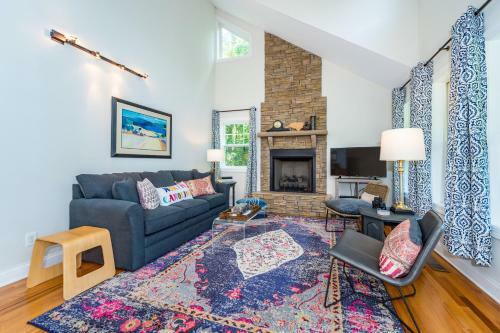 New Listing! Updated Cottage With Deck On Big Parcel Home