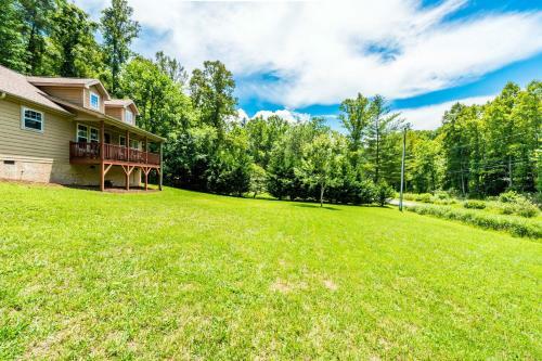 New Listing! Updated Cottage With Deck On Big Parcel Home