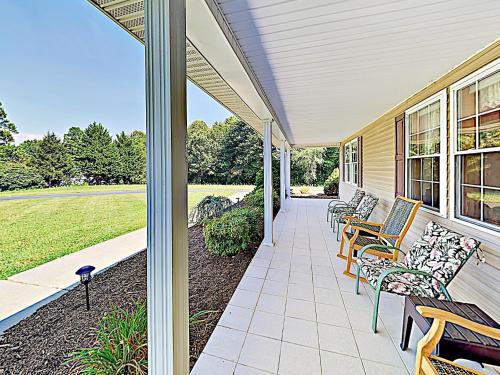 New Listing! Private Country Home On 20+ Acres Home