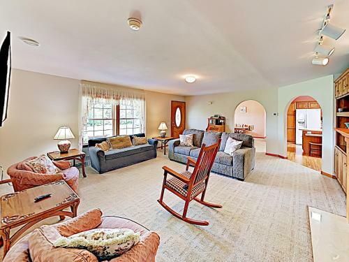 New Listing! Private Country Home On 20+ Acres Home