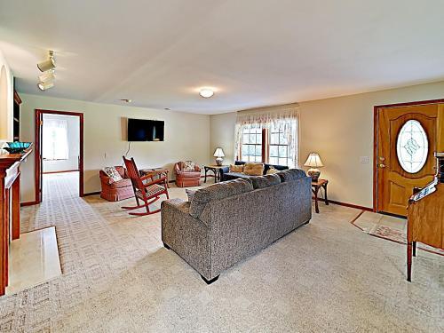 New Listing! Private Country Home On 20+ Acres Home