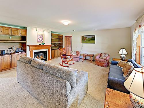 New Listing! Private Country Home On 20+ Acres Home