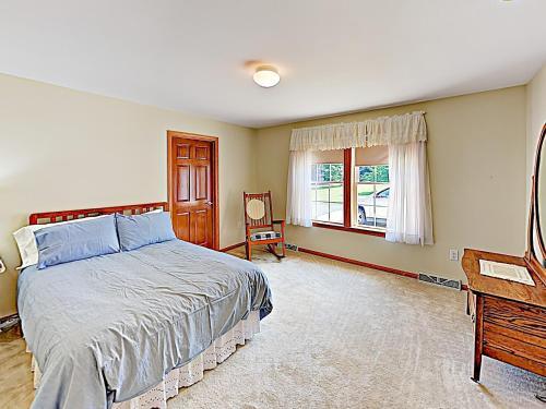 New Listing! Private Country Home On 20+ Acres Home