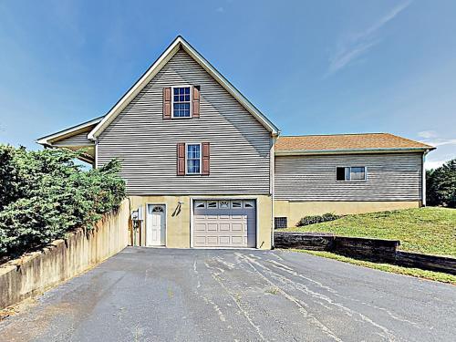 New Listing! Private Country Home On 20+ Acres Home