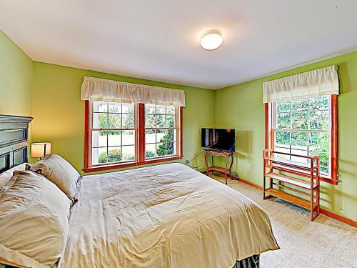 New Listing! Private Country Home On 20+ Acres Home