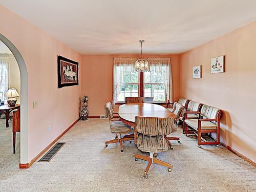 New Listing! Private Country Home On 20+ Acres Home