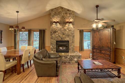 Creekside Lodge W Views By Hosteeva