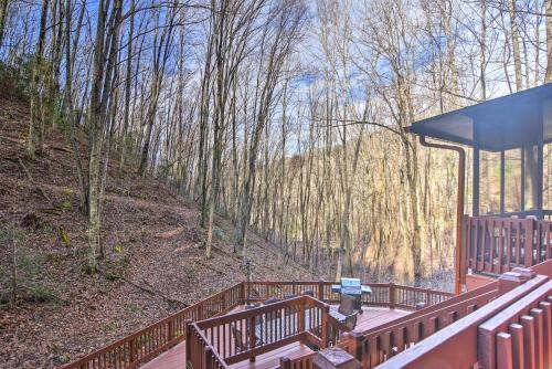 Luxury Asheville Home With Game Room, Fire Pit And Deck