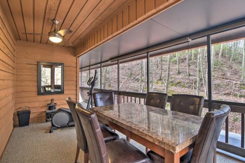 Luxury Asheville Home With Game Room, Fire Pit And Deck
