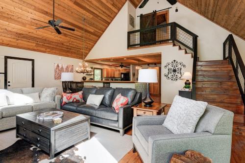 Asheville Town Cabin Cabin