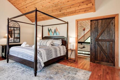 Asheville Town Cabin Cabin