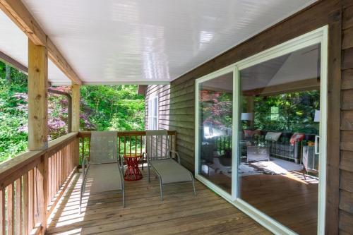 Asheville Town Cabin Cabin