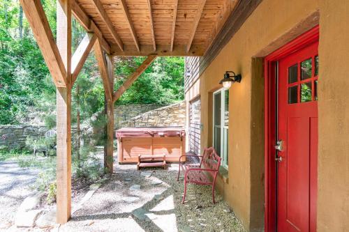 Asheville Town Cabin Cabin