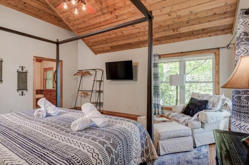 Asheville Town Cabin Cabin