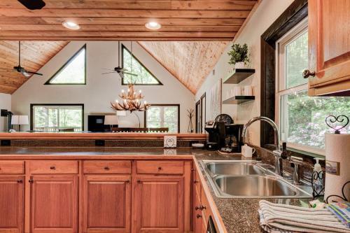 Asheville Town Cabin Cabin